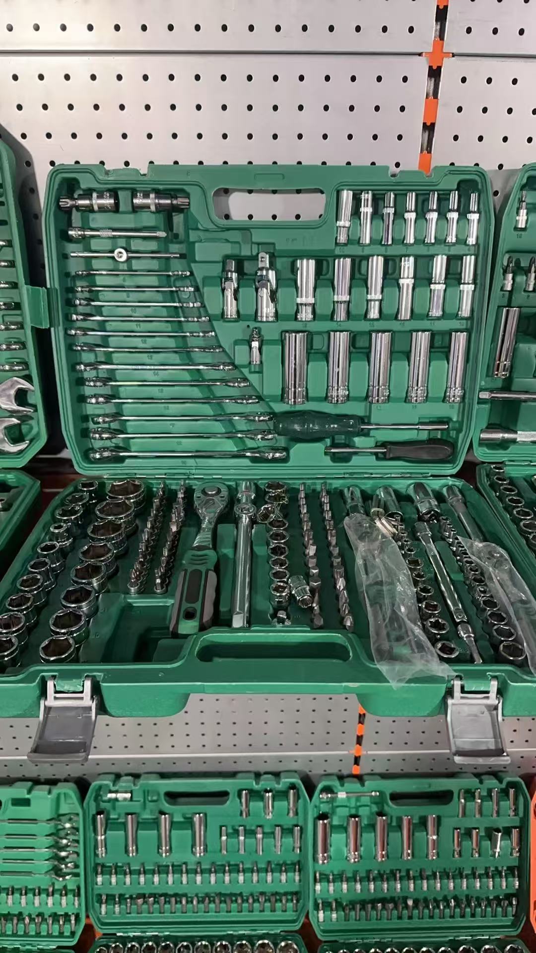 216-częściowy zestaw narzędzi  – Power Tools Set recenzja i cena